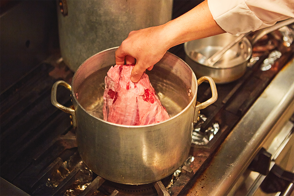 1.1キロのスネ肉を使用。