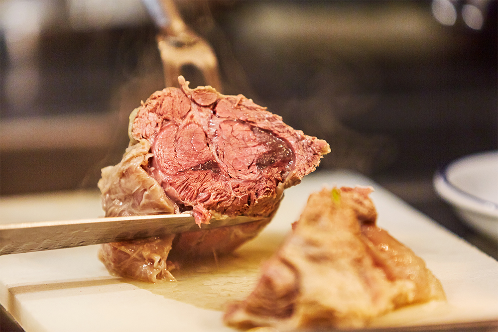 身はほろほろと口の中で崩れる食感。