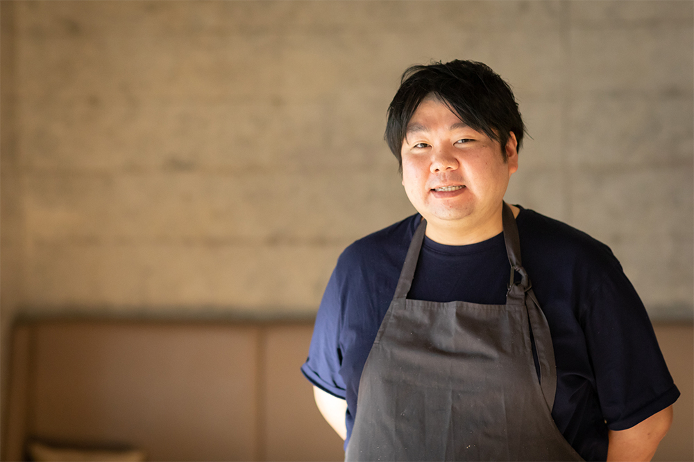 南俊郎シェフ。今年は店舗を改装し、カウンターのみにする予定。目下ワインを猛勉強中。