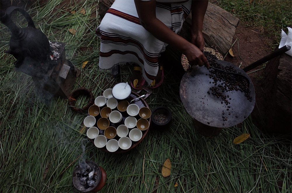 エチオピアのコーヒーセレモニー