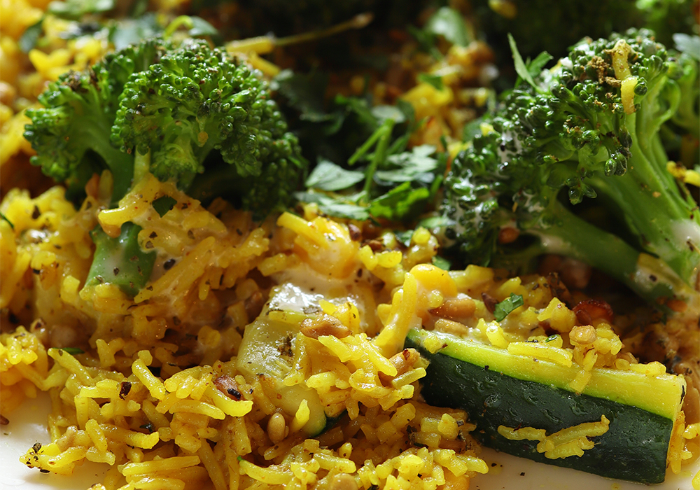 プラントベースの始め方07 スパイスとナッツが決め手 イスラエル式炒飯「野菜のバスマティライス」 「タイーム」ダン・ズッカーマンさん