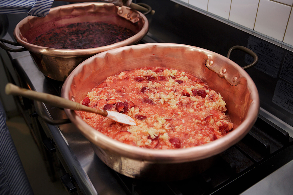 ＜シェフの道具＞ ずっと使い続けているマトファーのジャム用銅鍋。口が広く、焦げ付きにくい。