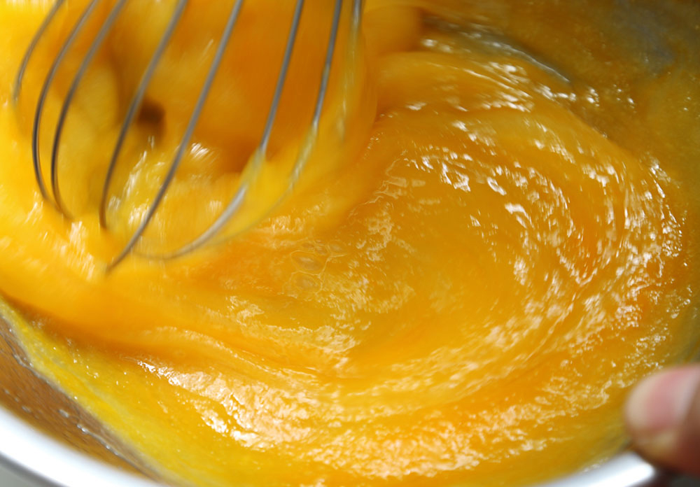 【４】卵を加える