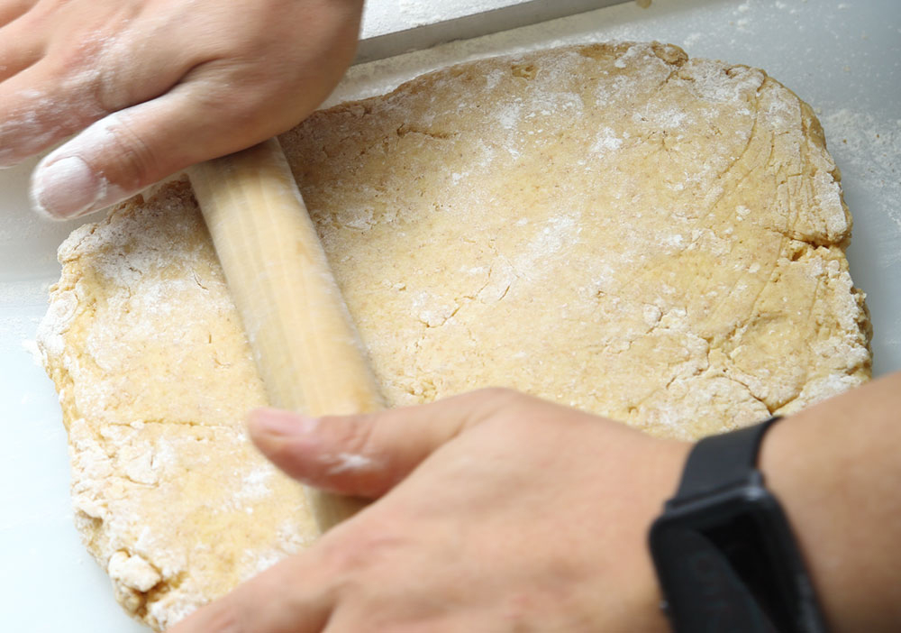 【９】生地を伸ばす
