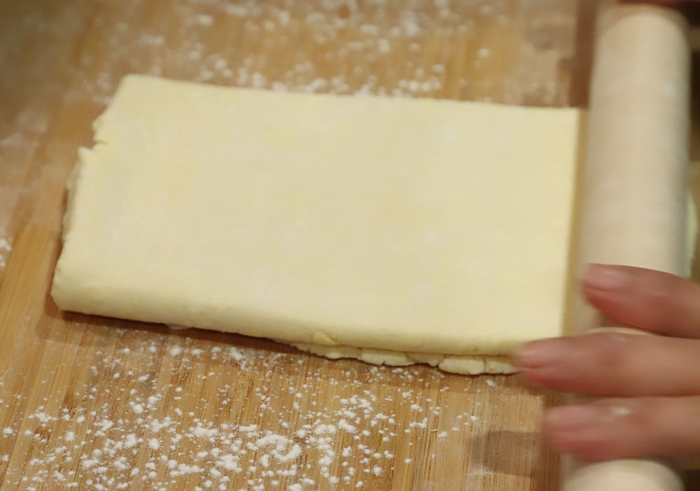 [３]生地を折る