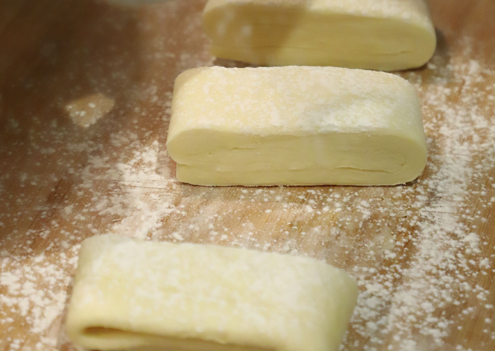 [７]生地を薄く伸ばす