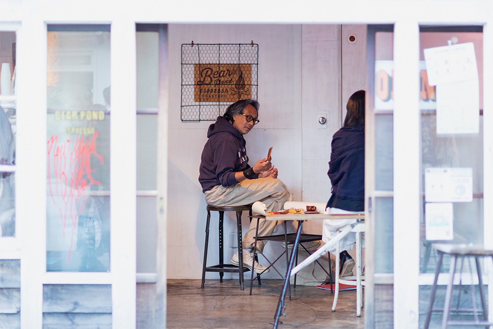 「僕の守護霊が言うんだ。コロナ前と同じことをやっていても、あなたはただのおじさんになっちゃうよ」