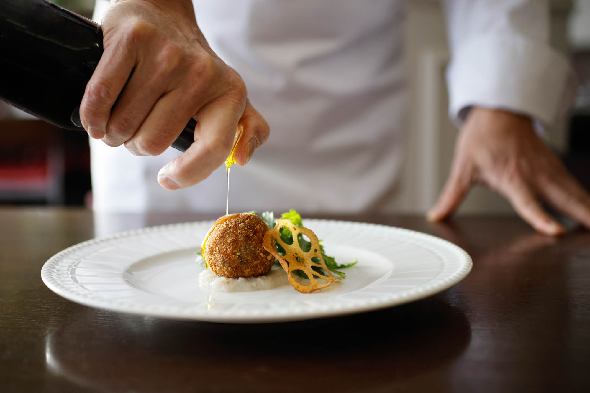 まだまだ知らない個性と使い方を発見！ 「アクアパッツァ」日髙良実シェフ考案のEU産オリーブオイルレシピ