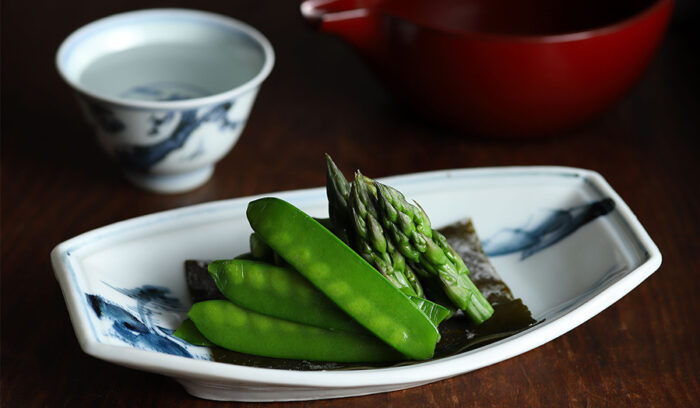 自然とお酒に手が伸びるつまみ、「野菜の昆布締め」 