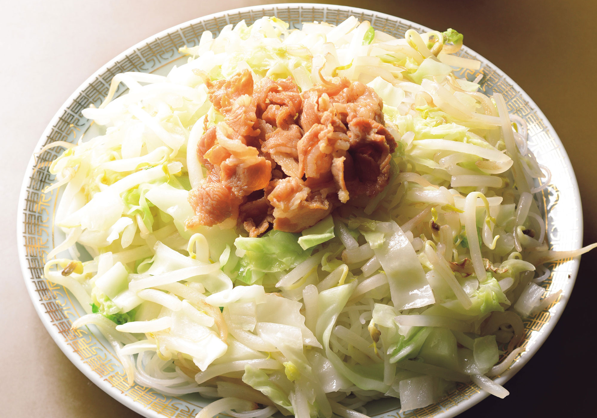 「まさか！」の贅沢な鶏ガラスープ使い　 「ビーフン東」の焼きビーフン フェーズフリーな食材レシピ