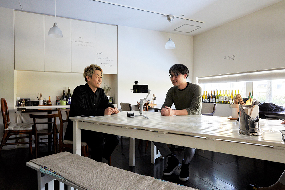 「スガハラフォー」菅原勉さん（右）、「エスタシオン」野堀貴則シェフ（左）。