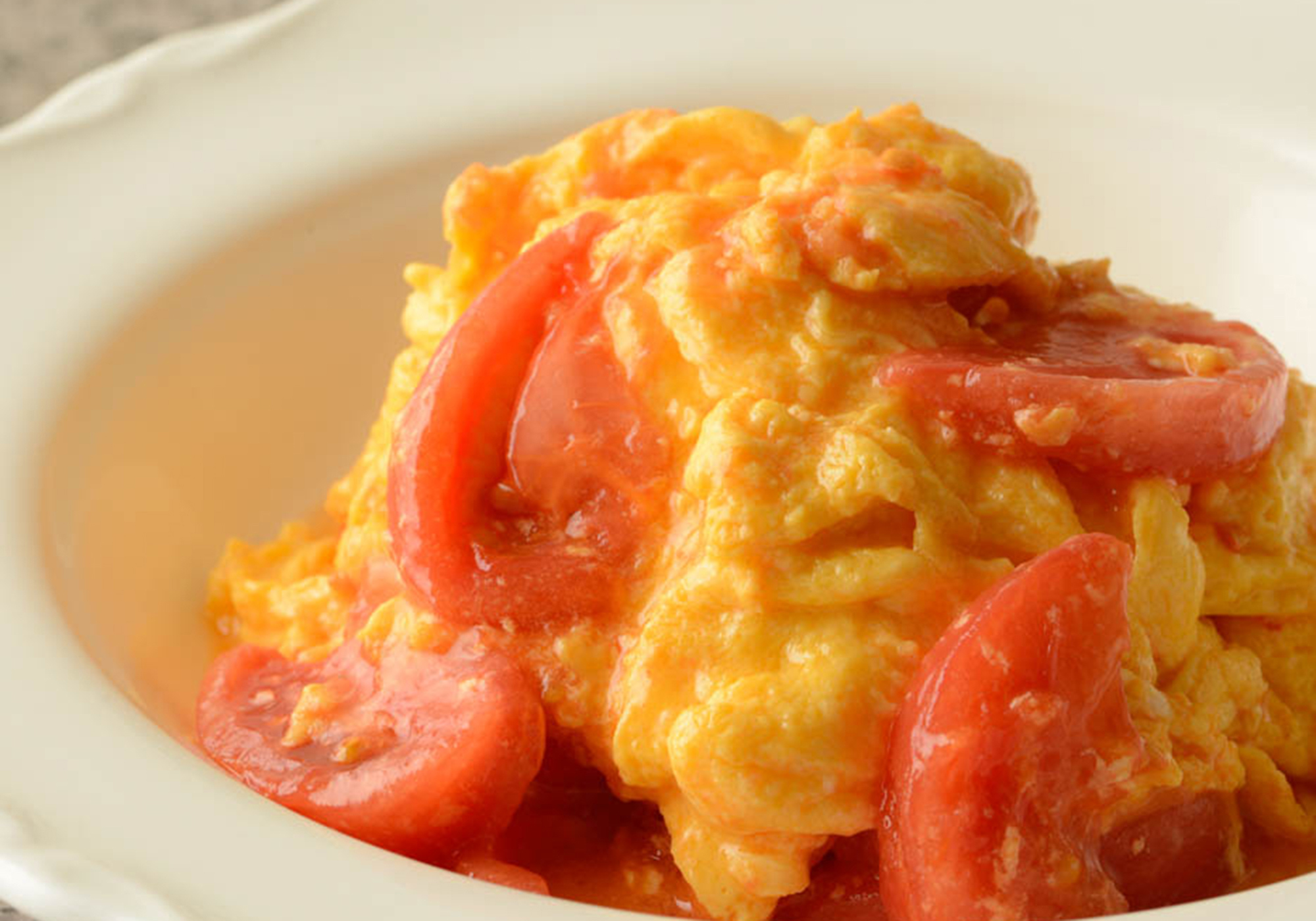 簡単に見えて実は難易度高し！ ふわトロ感は、だし巻き卵をイメージ　「トマト卵炒め」 レスキューレシピ【卵編】