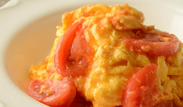 ふわトロ感は、だし巻き卵をイメージ　「トマト卵炒め」