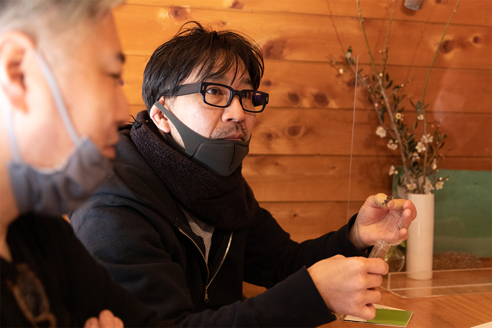 「パティスリー　パリセヴェイユ」金子美明シェフ 1964年、千葉県生まれ。代官山「パティスリー・ル・プティブドン」等のシェフパティシエを経て渡仏。「ラデュレ」などの名店で修業し、2003年現店開業。2013年フランス・ヴェルサイユにも店を構える