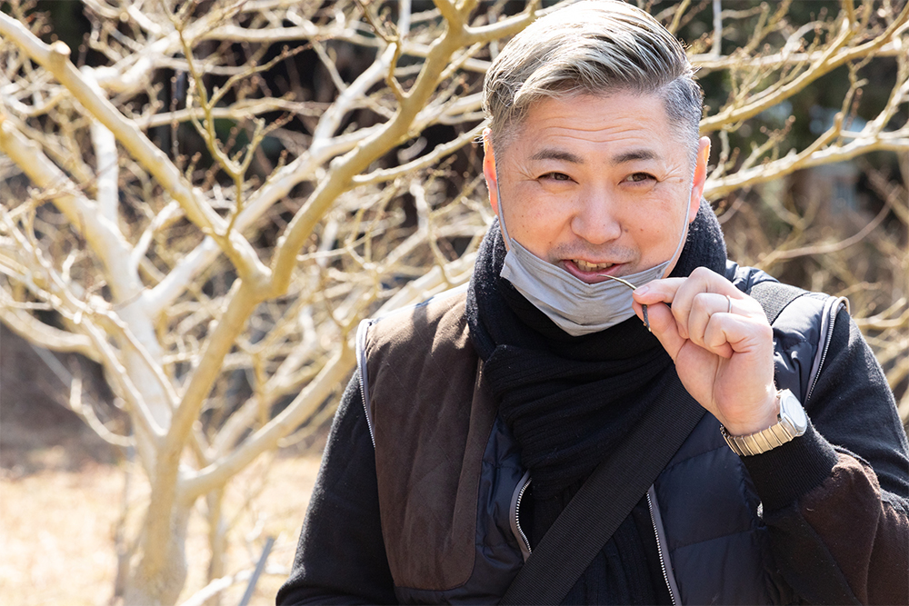 「STOVE+（ストーブプラス）」齋藤毅シェフ 1971年、秋田県生まれ。実家は和洋菓子店。パティシエを志し、レストランで修業。フランス「Paris Couderc」でシェフパティシエを務める。2000年秋田市で独立開業。2020年店名を「STOVE＋」に改める。