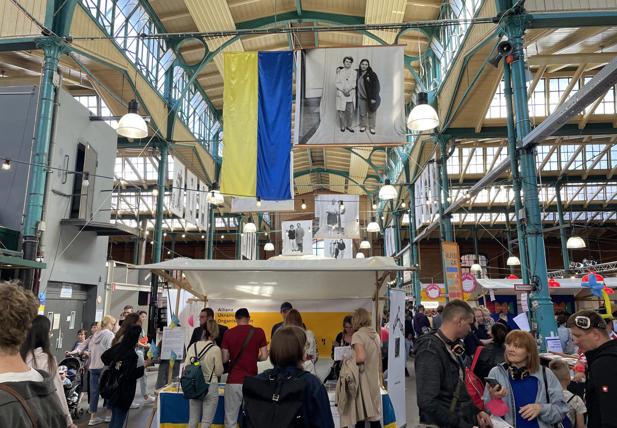 Germany [Berlin] 屋内市場でウクライナを支援　フードが繋げる助け合いの輪