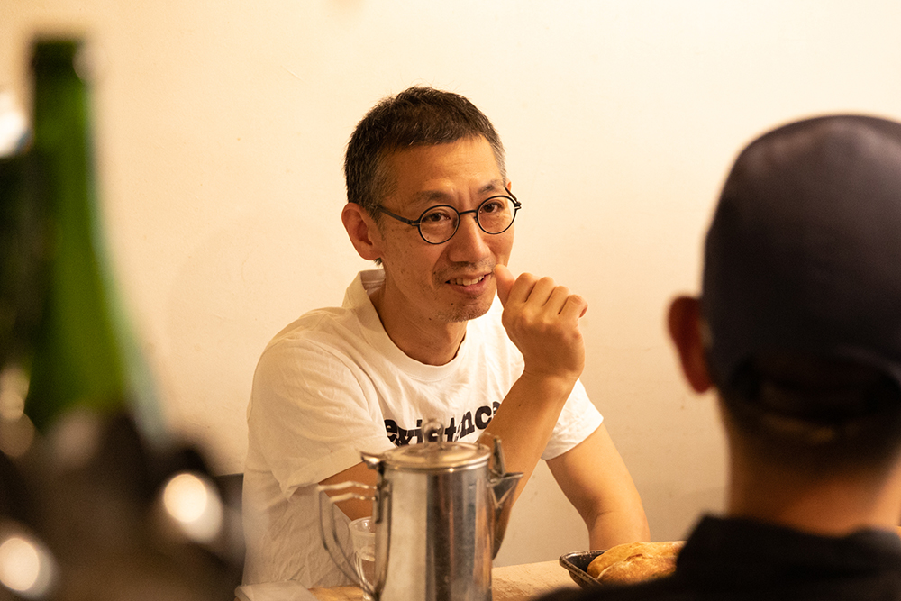 毎年、夏休みは家族とフランスを旅する。自然派ワインの生産者を訪ねるなど、これからの食のあり方を考える旅だ。