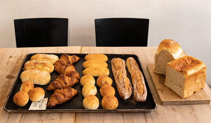 街のパン職人が焼く“顔の見える給食パン”