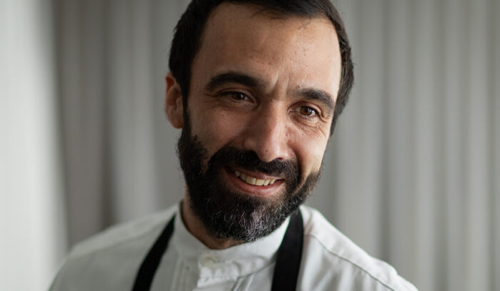 素材の声を聞く。素材に言葉を与える。