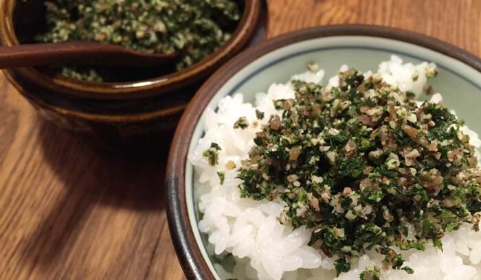 食べられる生け垣　ウコギは「絶品のご飯泥棒」