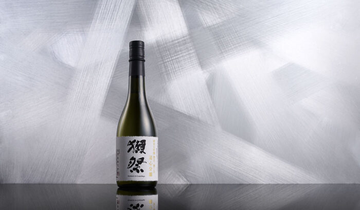 進化した「獺祭 純米大吟醸 磨き二割三分 遠心分離」が発売に。