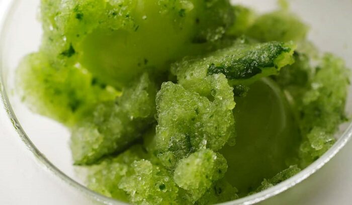 板ずりしてガシガシ“つぶす”「きゅうりのシャーベット」