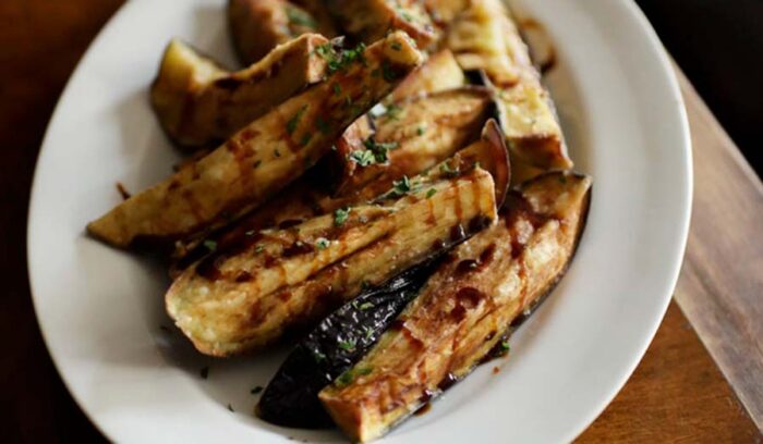 薄衣と高温で作る食感のコントラスト 「茄子のフリットス」 