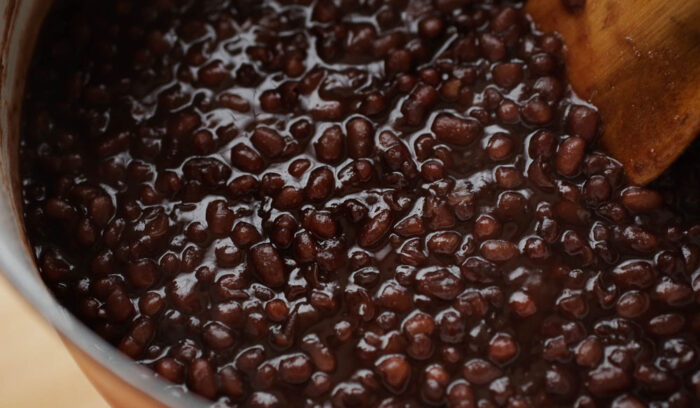 あんみつ、きんつば、どら巻きに。展開自在の和の甘味「粒あん」