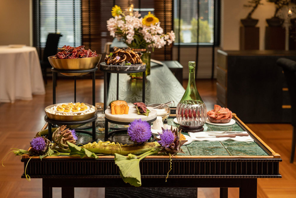 根セロリで作ったモルタデッラ(豚のハム)、ビーツのブレザオラ(牛肉のハム)など植物性の材料で作られた料理。中でも白眉の出来は、サルシッチャ(ソーセージ)。