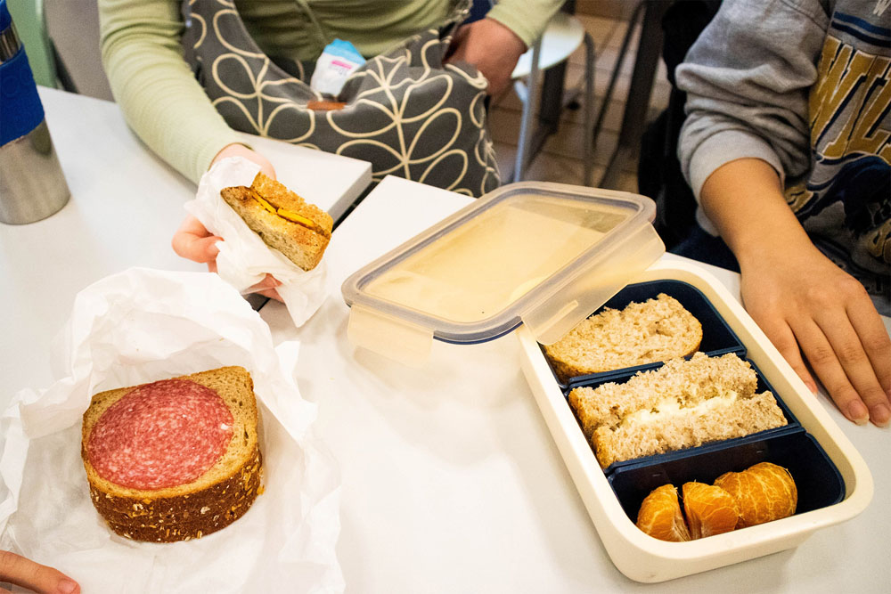 オスロ市議会は2022年度の首都予算で、高校で無料の給食制度を開始すると発表した。支給される条件は“ミートフリー”であること。