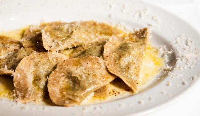 店でも家でも！アルト・アディジェの山ワイン×フードの楽しみ方