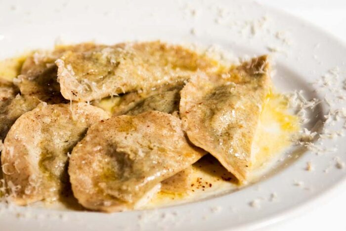 店でも家でも！アルト・アディジェの山ワイン×フードの楽しみ方