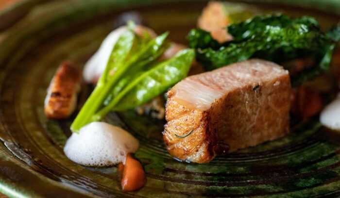 沖縄の島豚“アグー”を巡る旅。