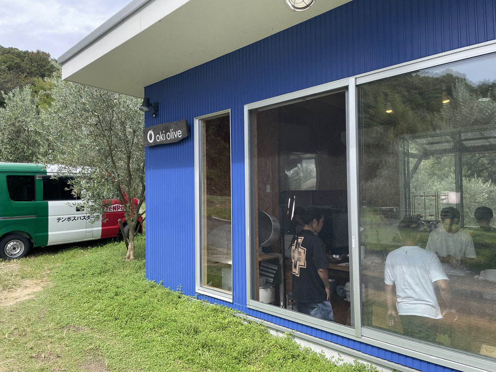 「アクアパッツァ」の日髙良実シェフも数回農園を訪れている。