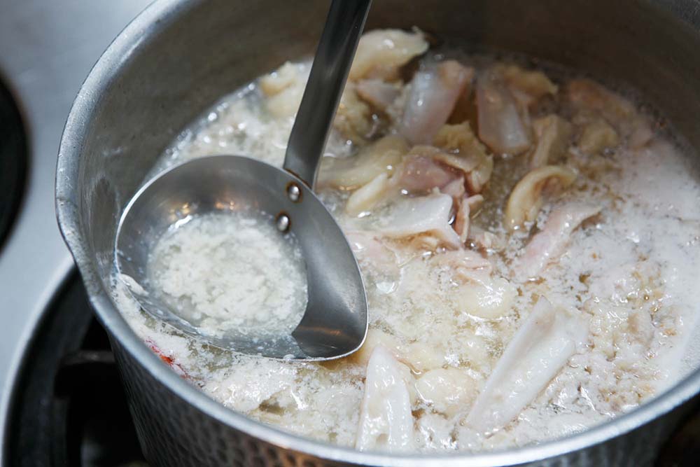 アクと脂を取る