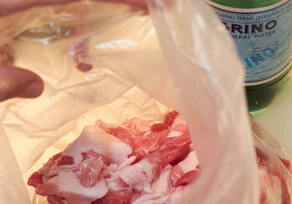 [１] 炭酸水に一晩浸ける