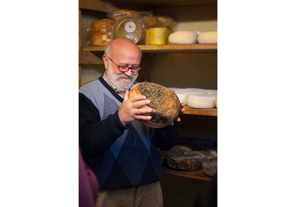 工房隣接の個人客向けショップ