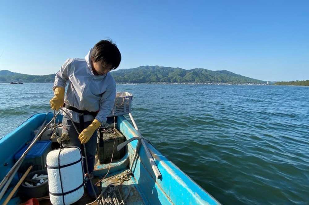 漁をする村上純矢さん