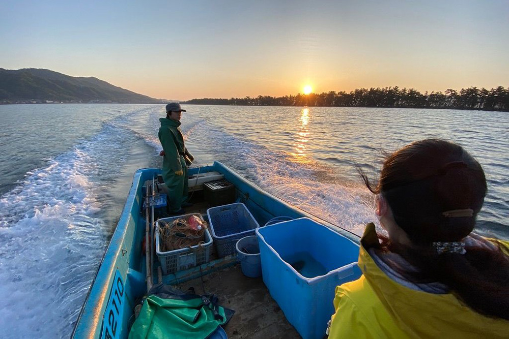 ハマグリ船と海
