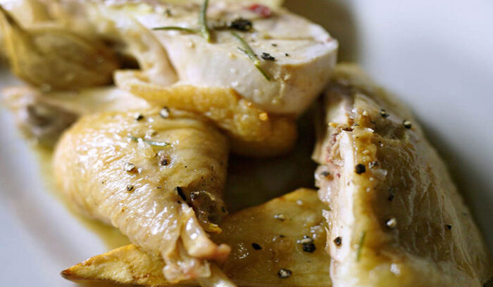 タコ糸不要。半身で焼くローストチキン「名古屋コーチンのロースト」