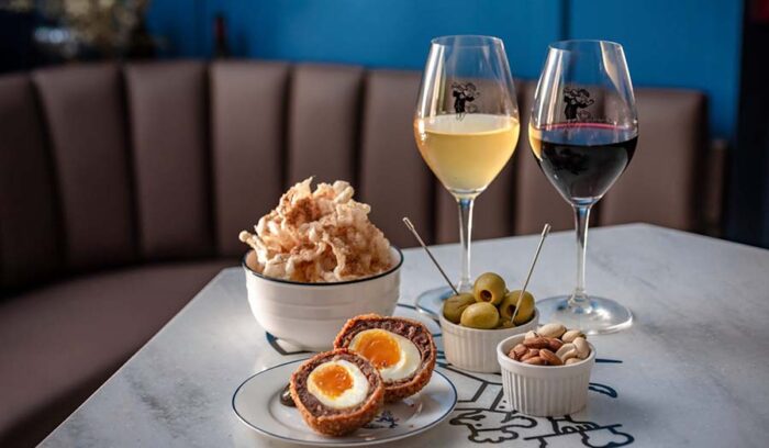 China [Hong Kong] ミシュラングリーンスター獲得シェフが手掛けるベーカリー＆ワインバー