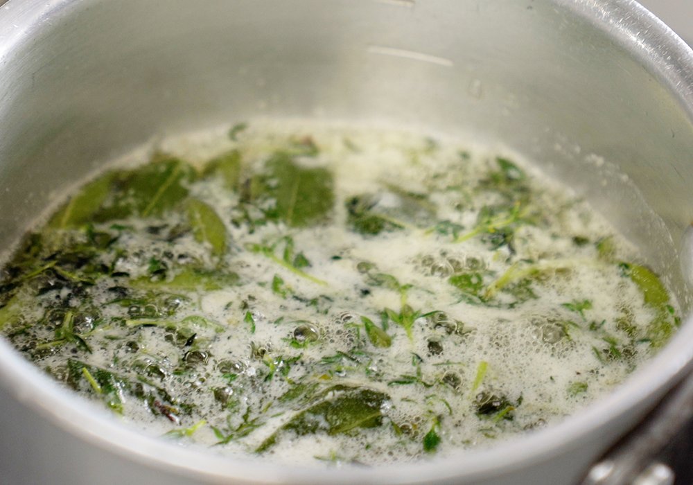 ハーブバターオムレツ