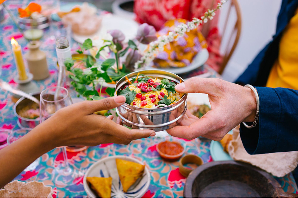 プラントベースのインド料理をリユースできる容器で。英国で注目のデリバリー