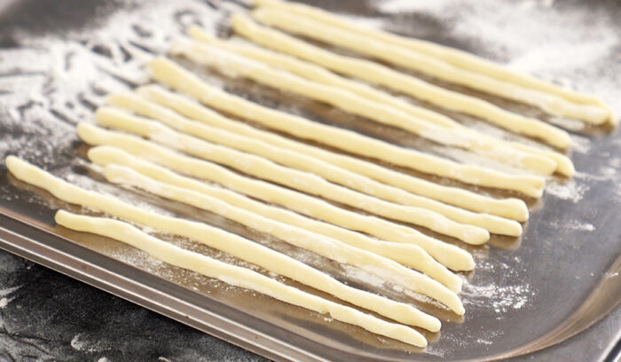 【動画で極める・プロのコツ】極力触らず、２分でクイックに手ごね完了！“おつまみ”手打ちパスタ「ピチ」