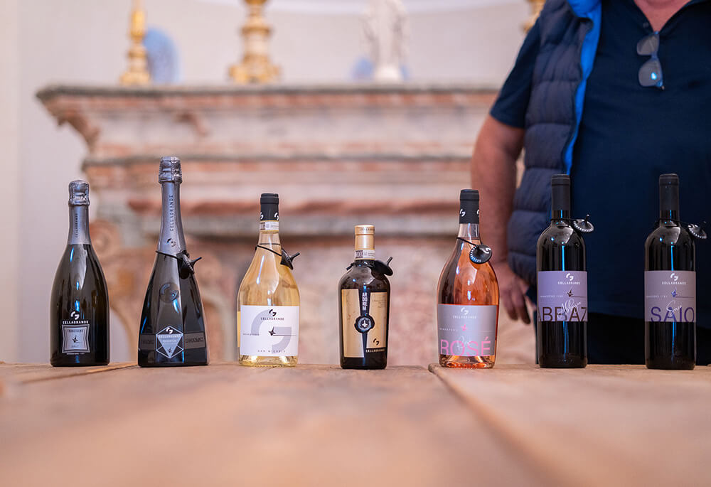 アンフォラ（素焼きの陶器の壺）で熟成された白ワイン