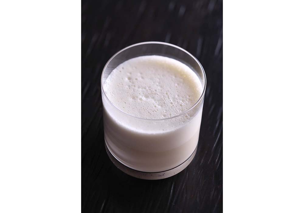 ほうじ茶ラテ・・・温かくて甘やかなミルクのコクに、ほうじ茶の香ばしさ、ほろ苦さが加わった、風味豊かな日本茶ラテ。