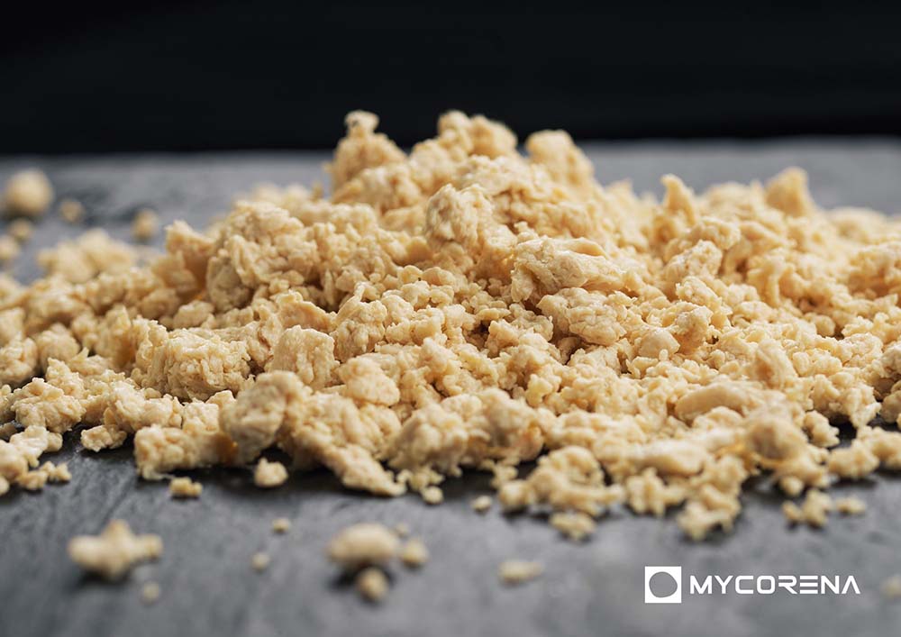 （写真）「プロミック」は乾燥重量でタンパク質が45％〜60％、繊維質は６〜15％を含む。アミノ酸の含有量もかなり高く、ビタミンB群、ビタミンD、亜鉛などのミネラル類も含まれており栄養素が高い。