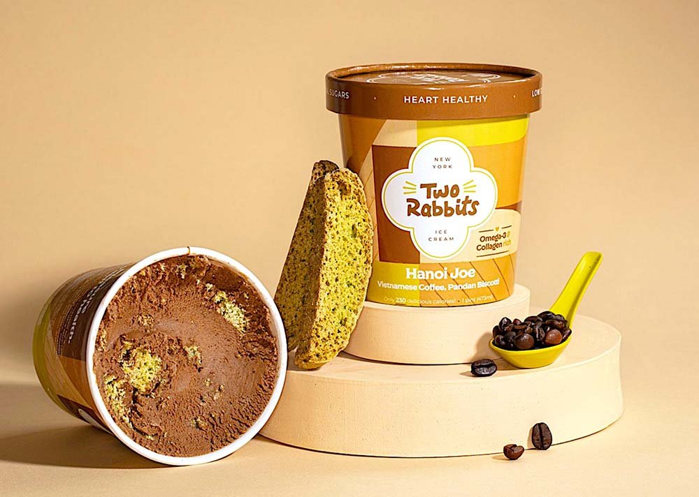 （写真）ベトナム風コーヒーとパンダン風味の「ハノイ・ジョー」。「パンダンは身体の免疫性を高め、血糖値を抑え、穏やかな睡眠をサポートしてくれます」とウォング氏。