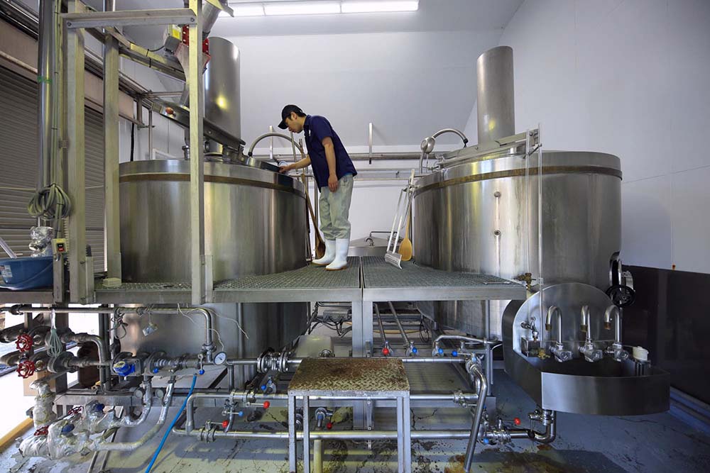 ドイツ製の機械は構造がシンプルでろ過がきれいにできる。