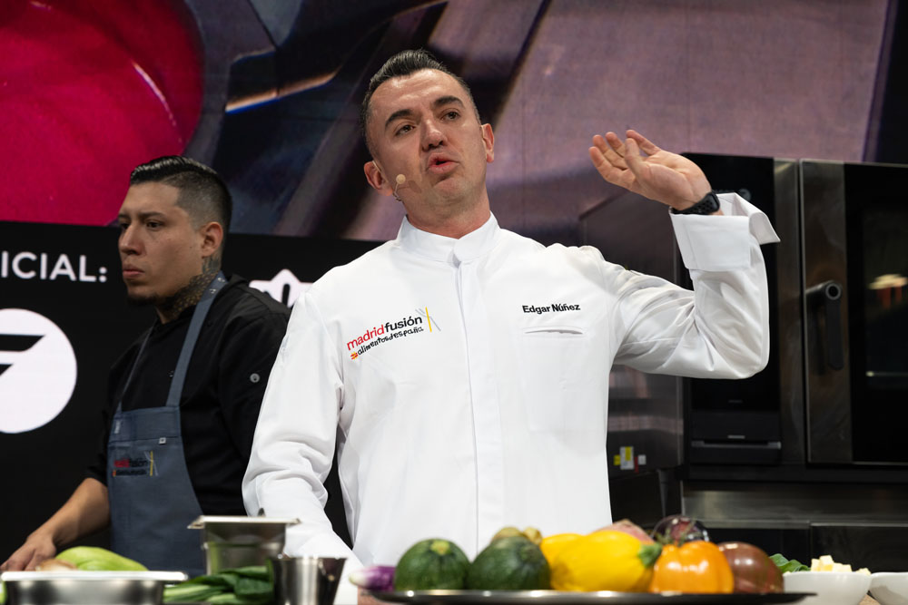 父方がスペイン人で、幼少期からスペインにも馴染みが深かった彼の文化論は、一般的なメキシコ料理の解釈とは違って刺激的。